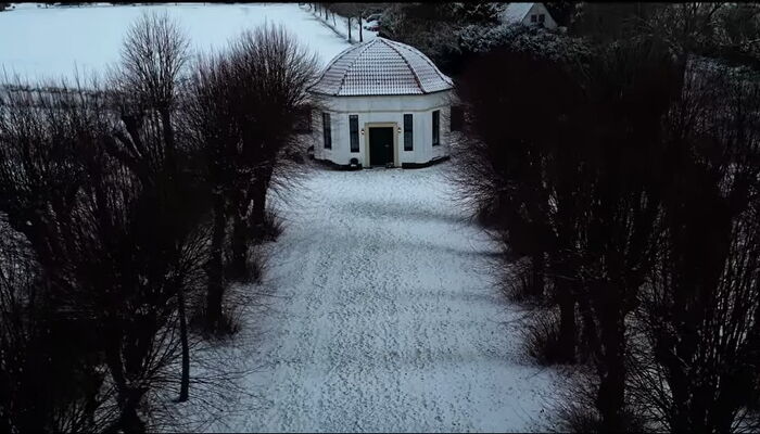 Gut Seestermühe und Lindenallee im Winter